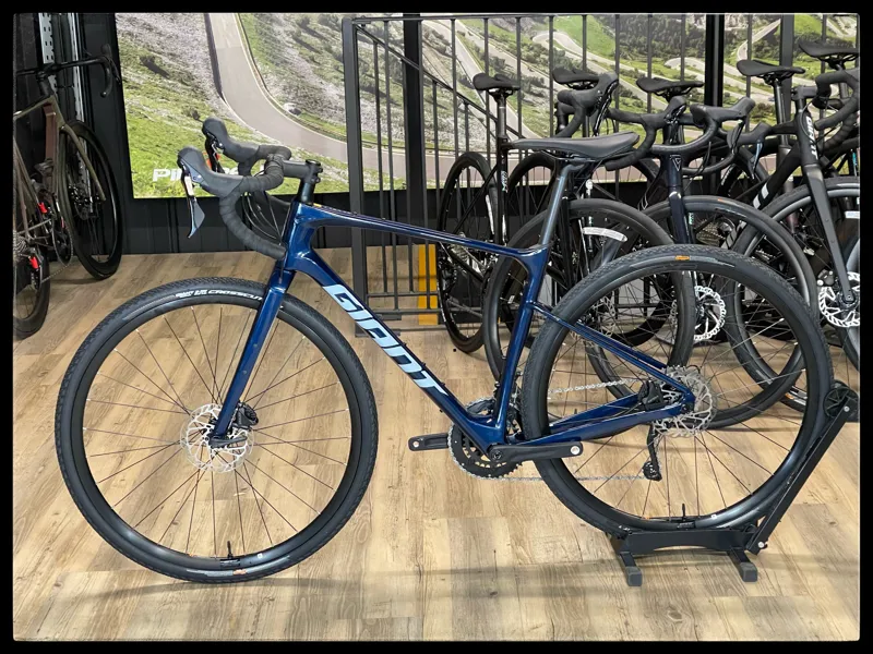 Giant Revolt Advanced Pro Medium Candy Navy 2022-1